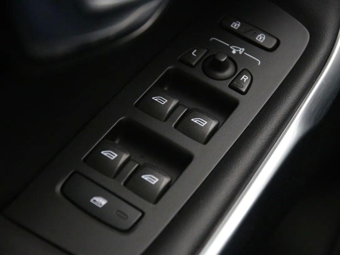 Volvo V40 | 24