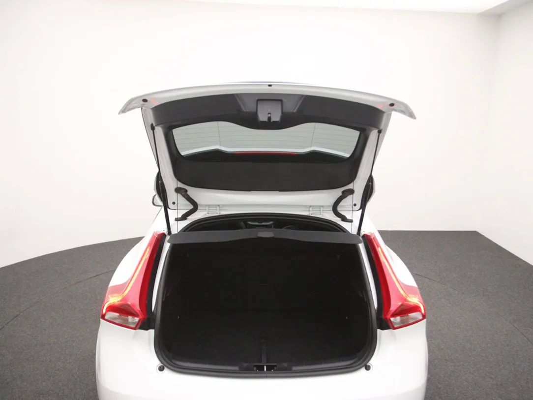 Volvo V40 | 34