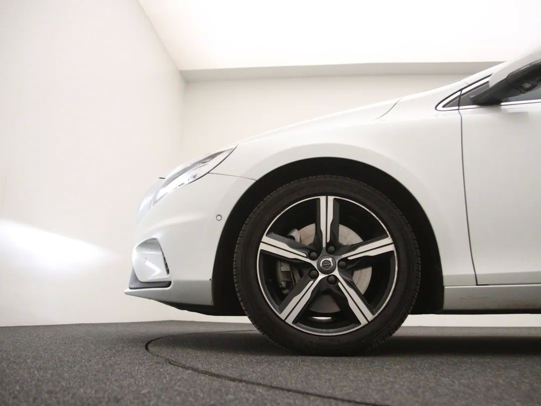 Volvo V40 | 26