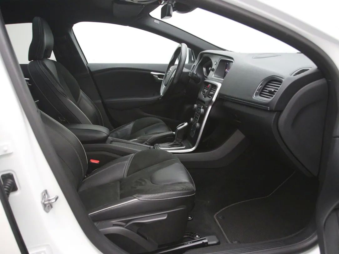 Volvo V40 | 12