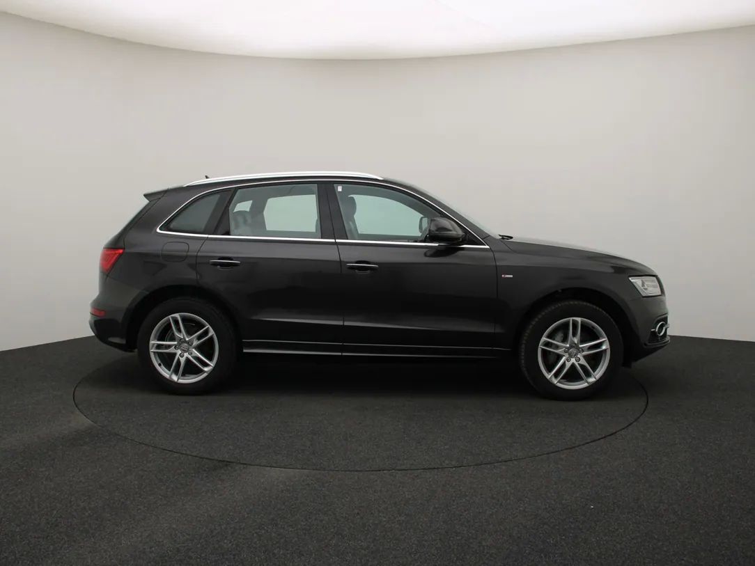 Audi Q5 | 8
