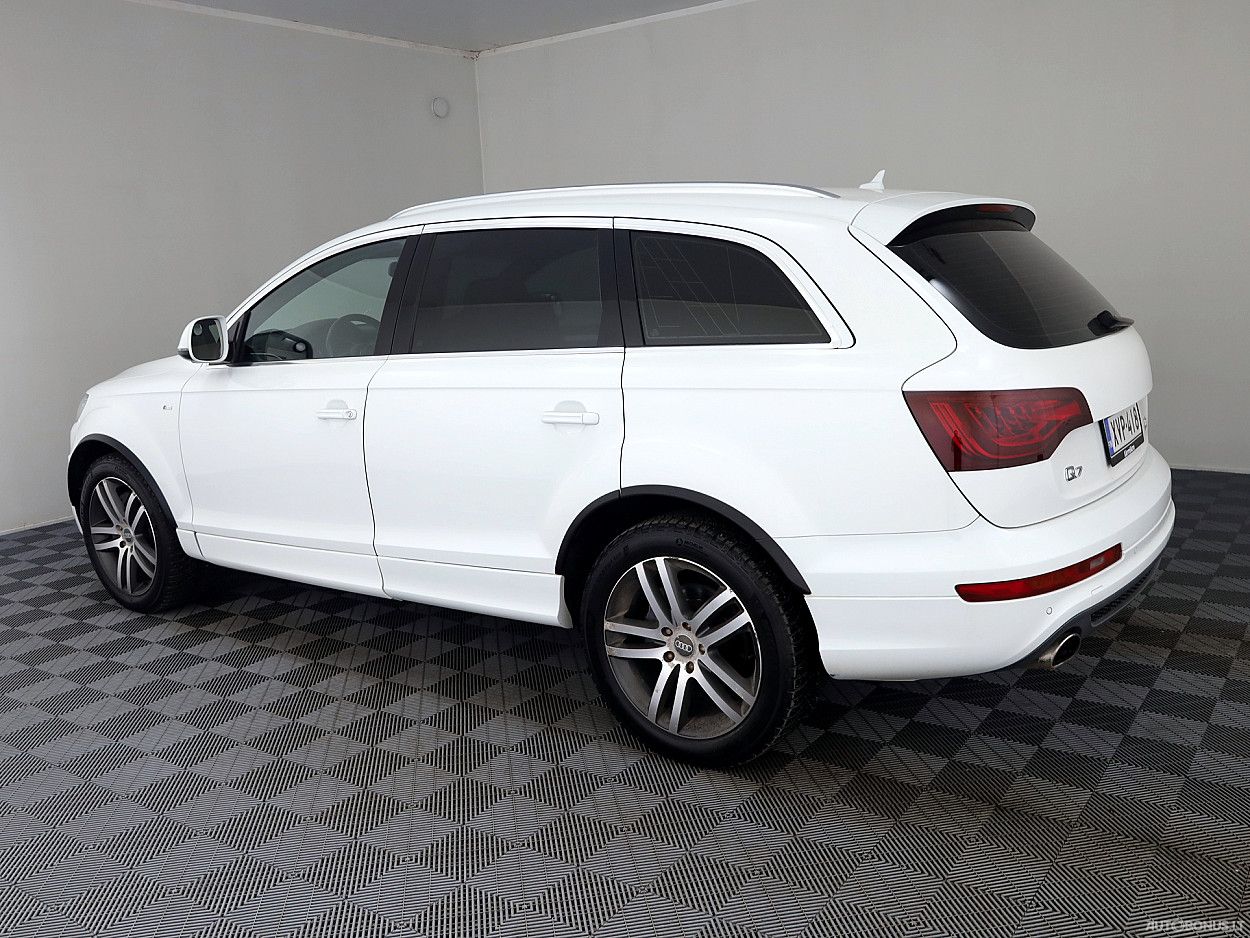Audi Q7 | 3