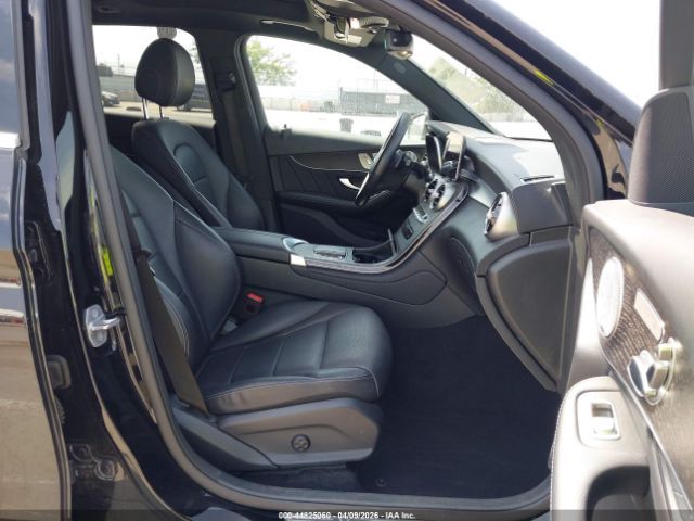 Mercedes-Benz GLC300 | 4