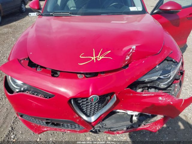 Alfa Romeo Stelvio | 9