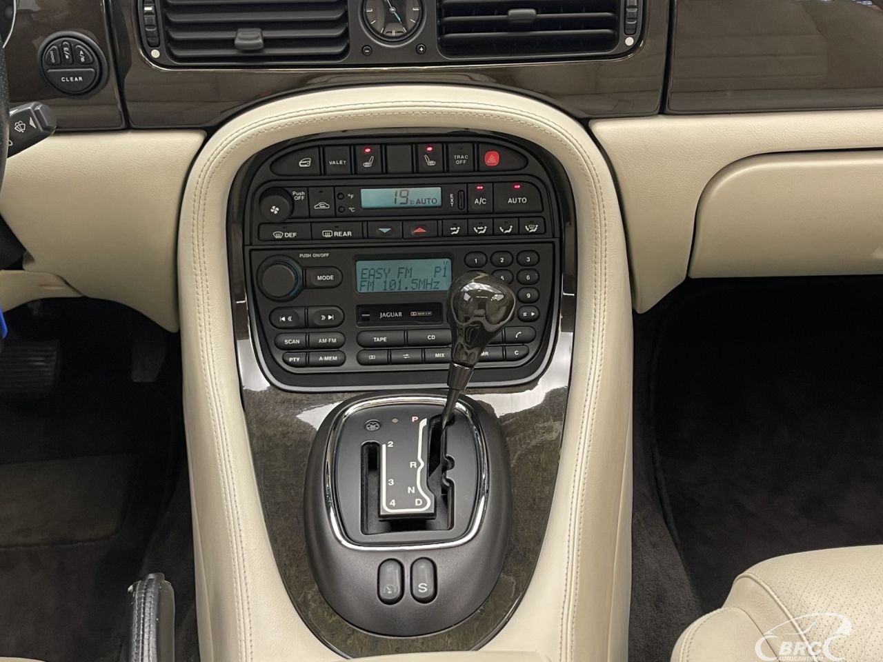 Jaguar XJR | 16