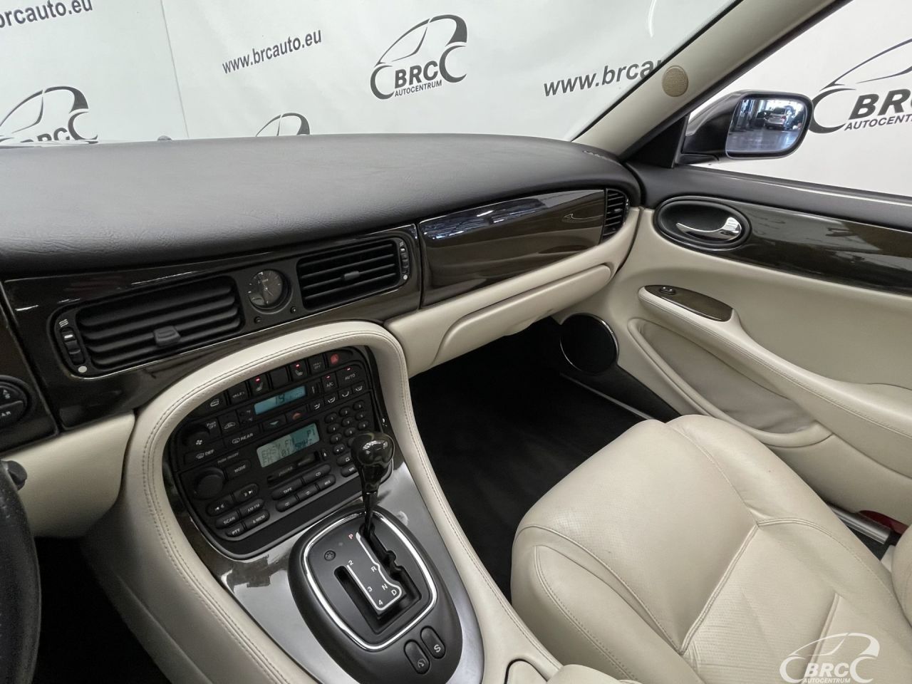 Jaguar XJR | 26