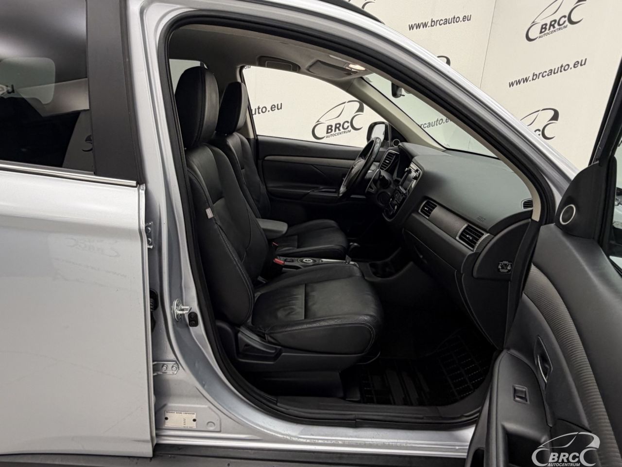 Mitsubishi Outlander | 3
