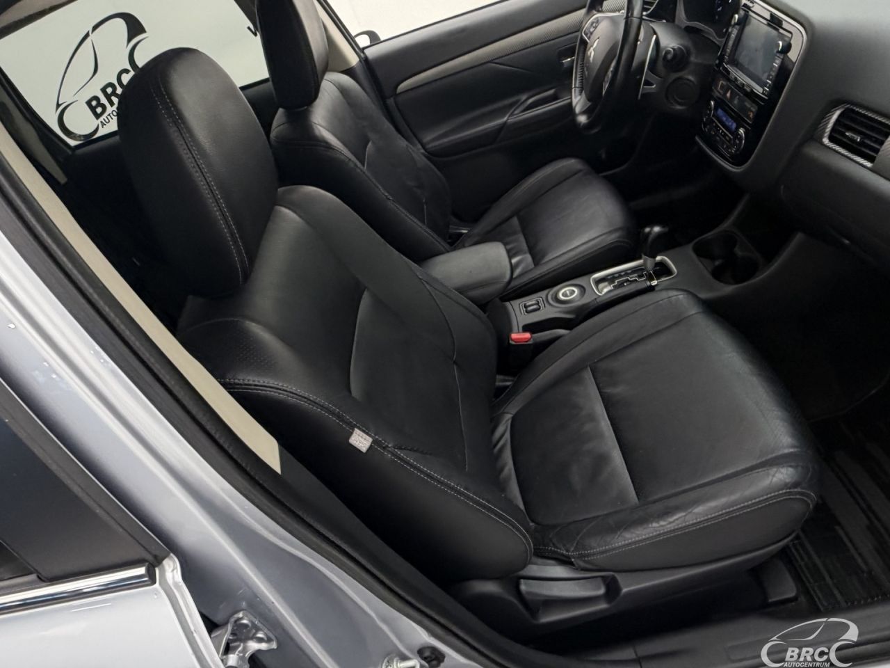 Mitsubishi Outlander | 4