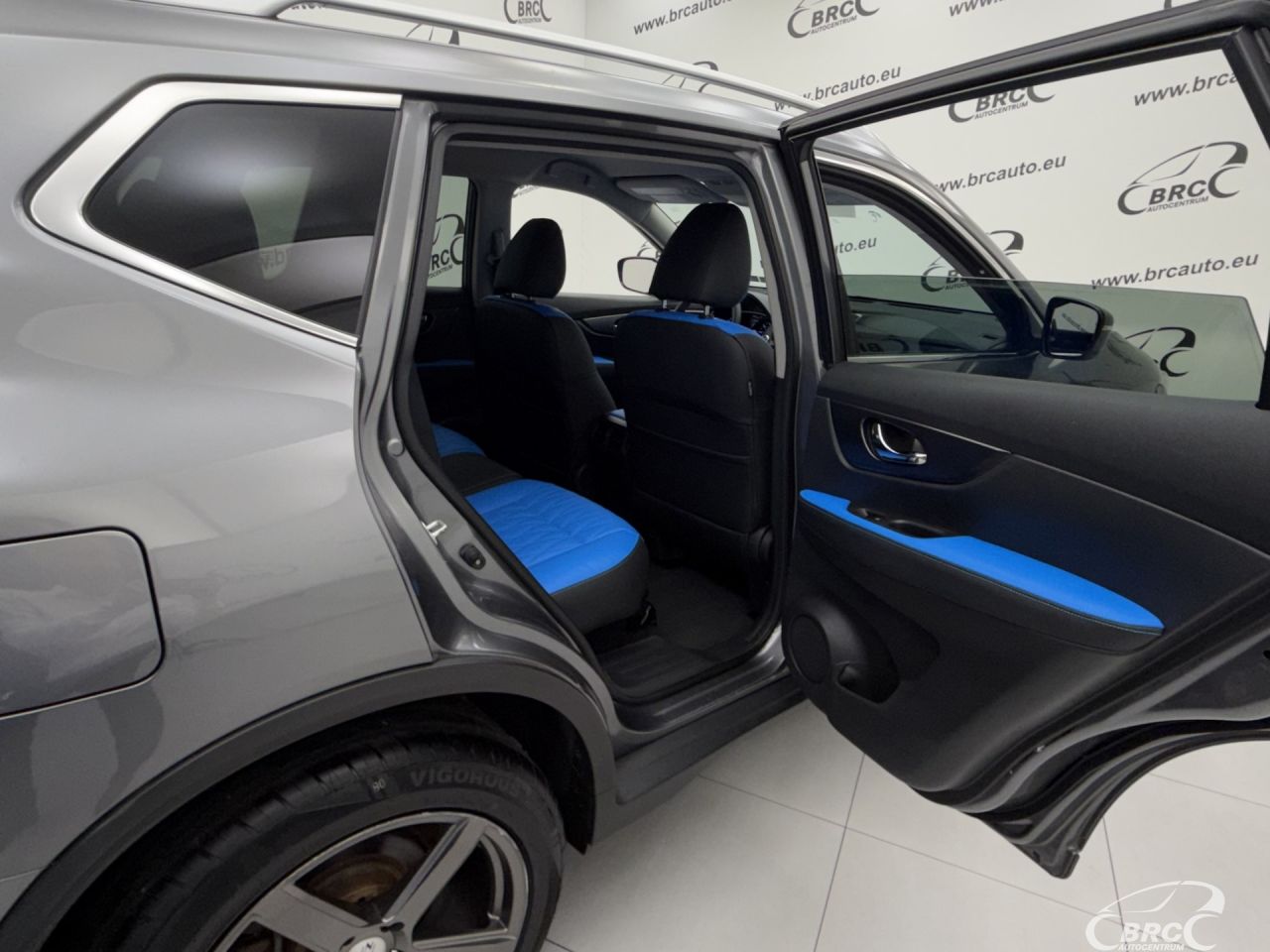 Nissan Rogue | 12