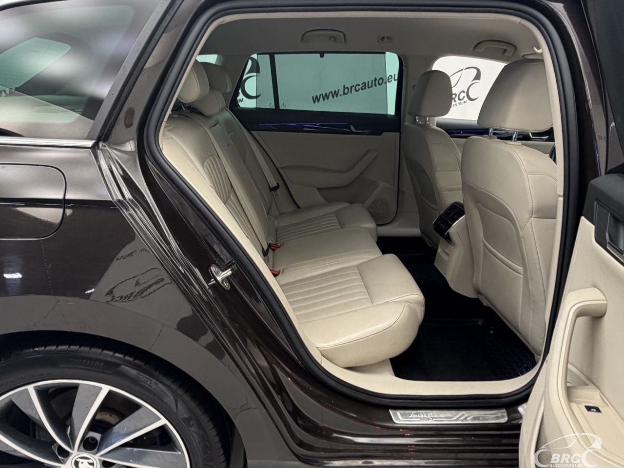 Skoda Superb | 10