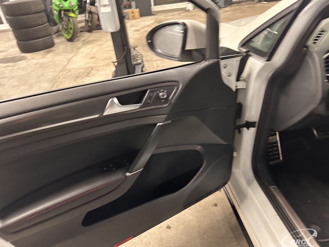 Volkswagen Golf | 6