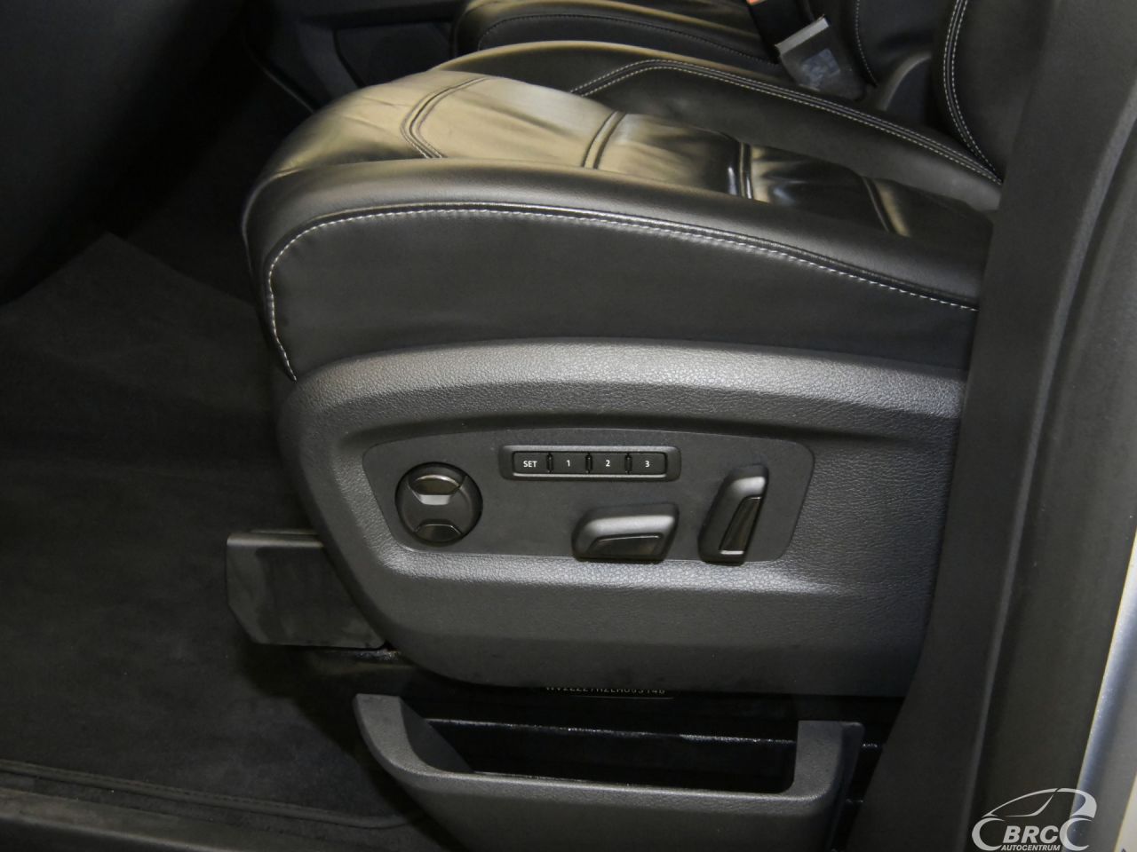 Volkswagen Multivan | 24
