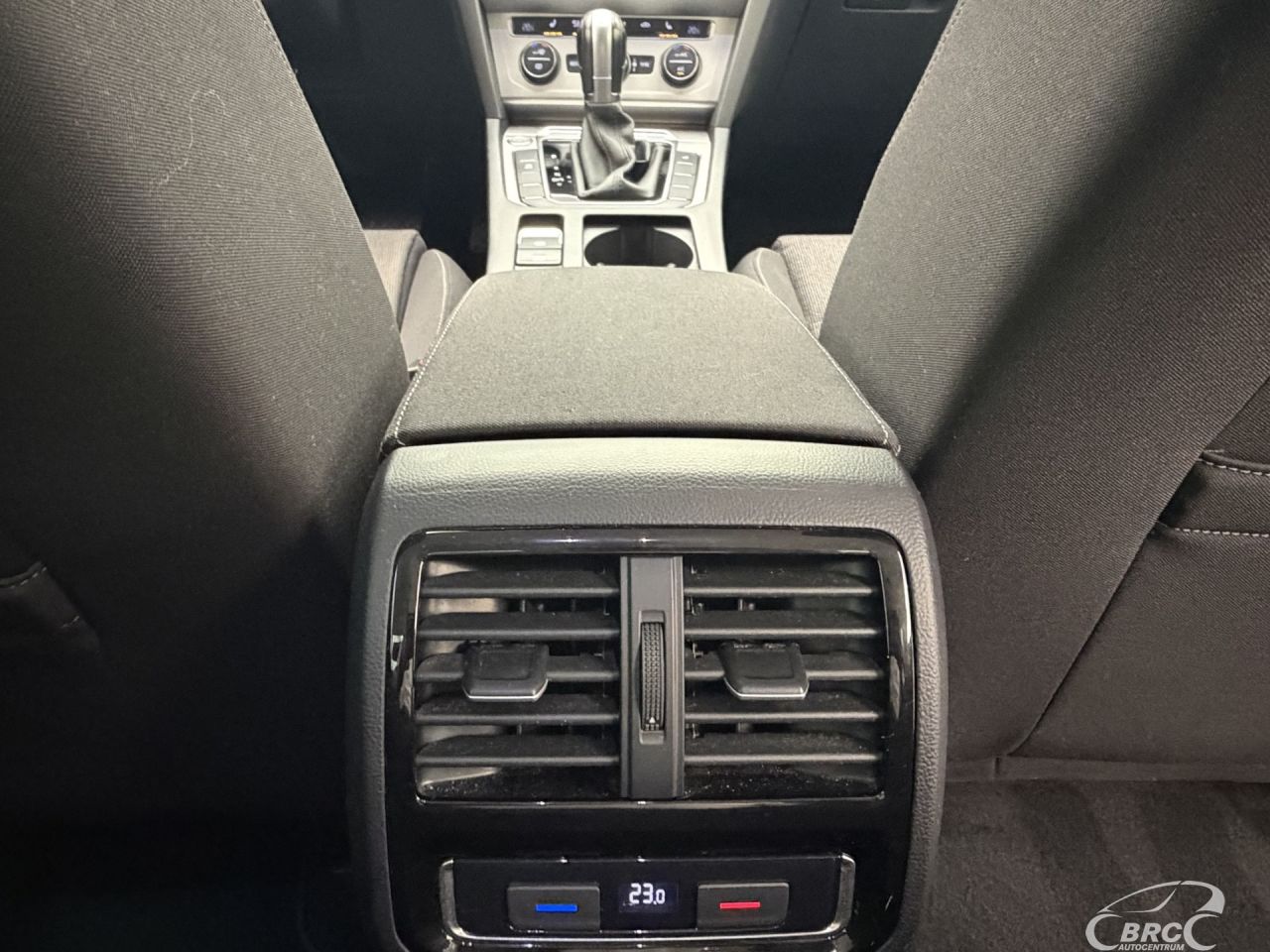Volkswagen Passat | 12