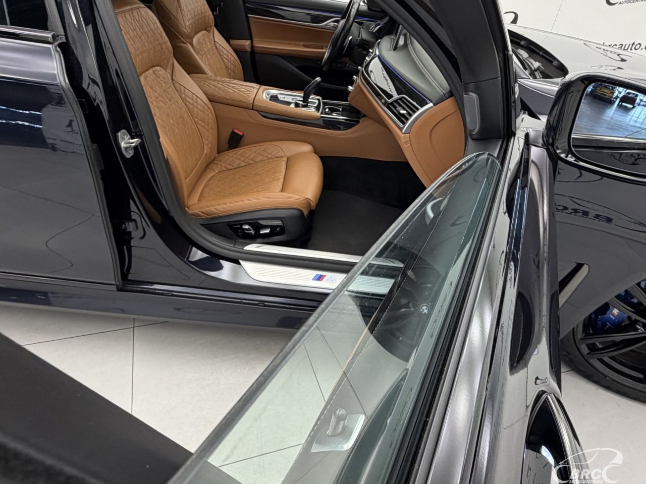 BMW 750 | 9