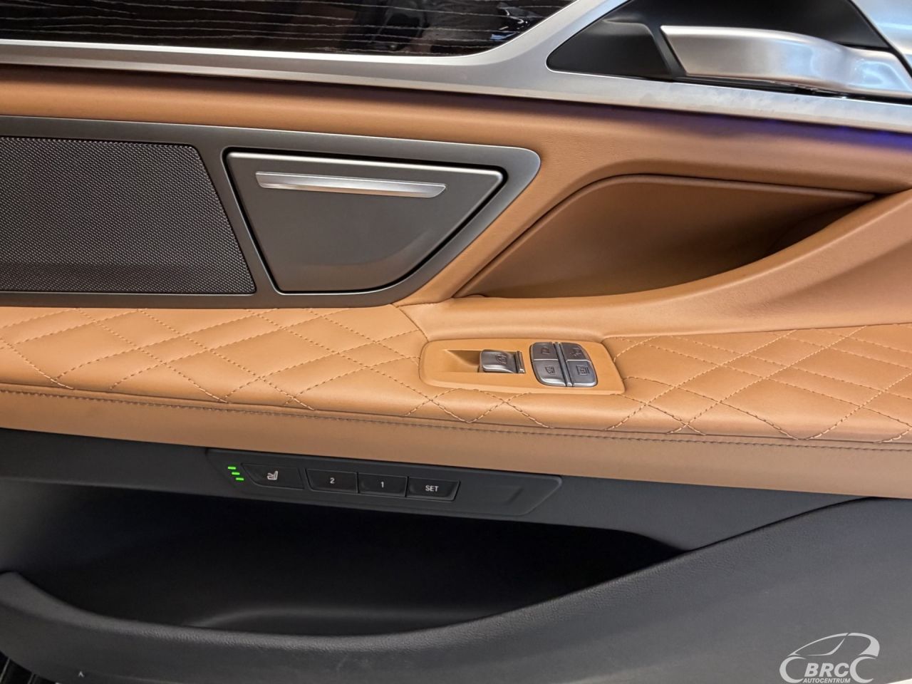 BMW 750 | 15