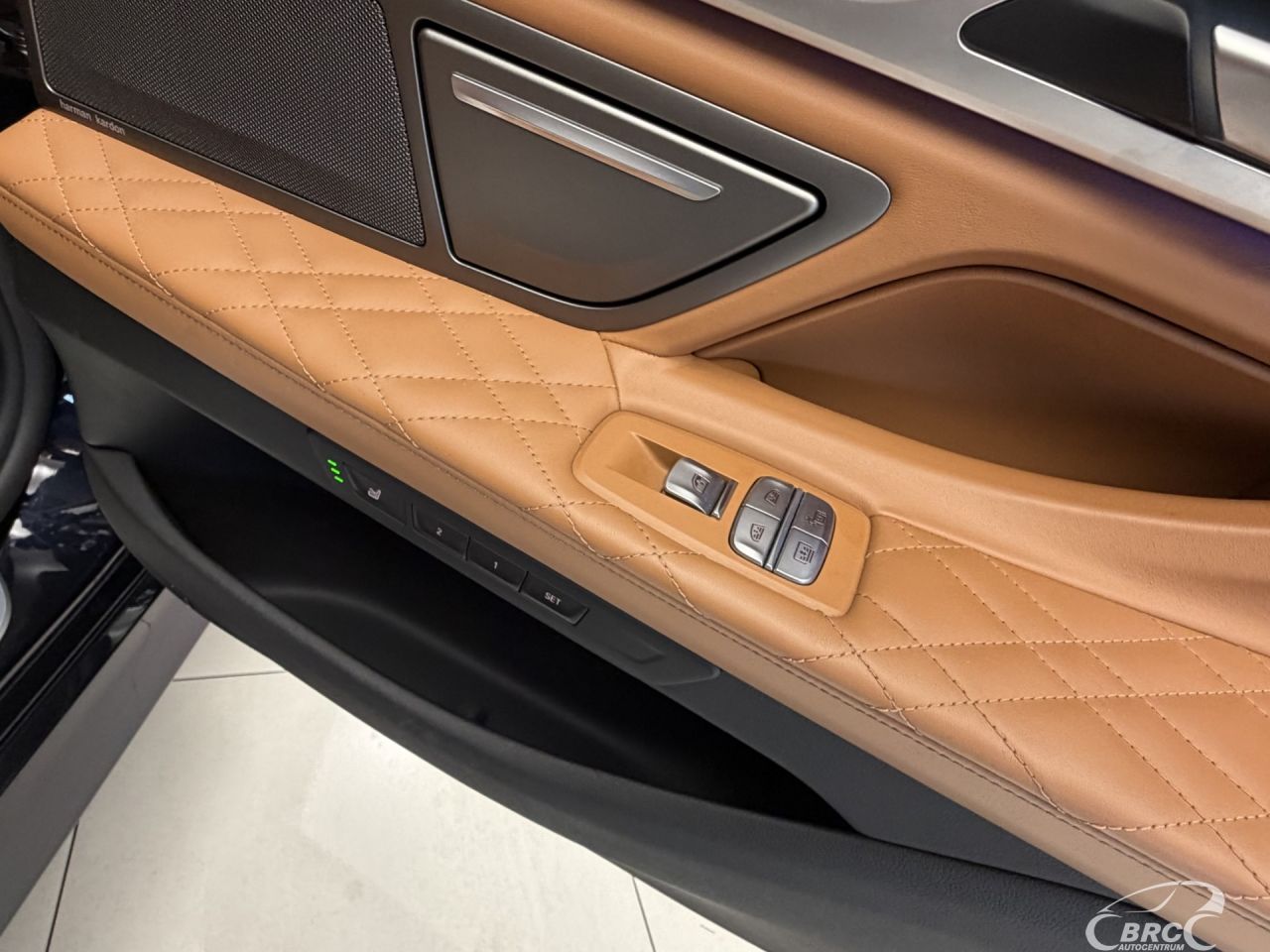 BMW 750 | 16