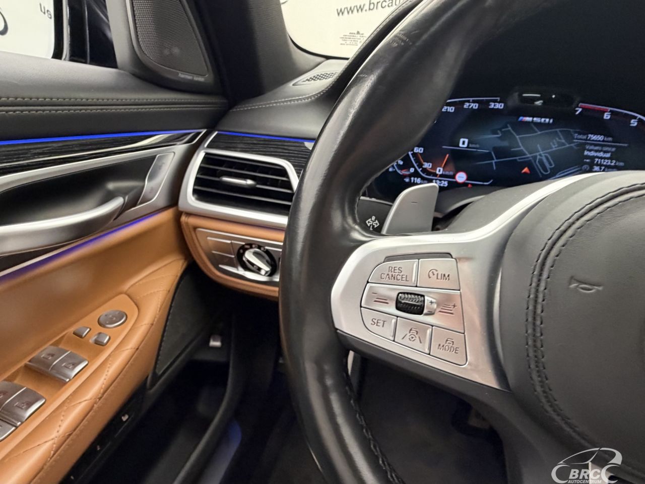 BMW 750 | 37