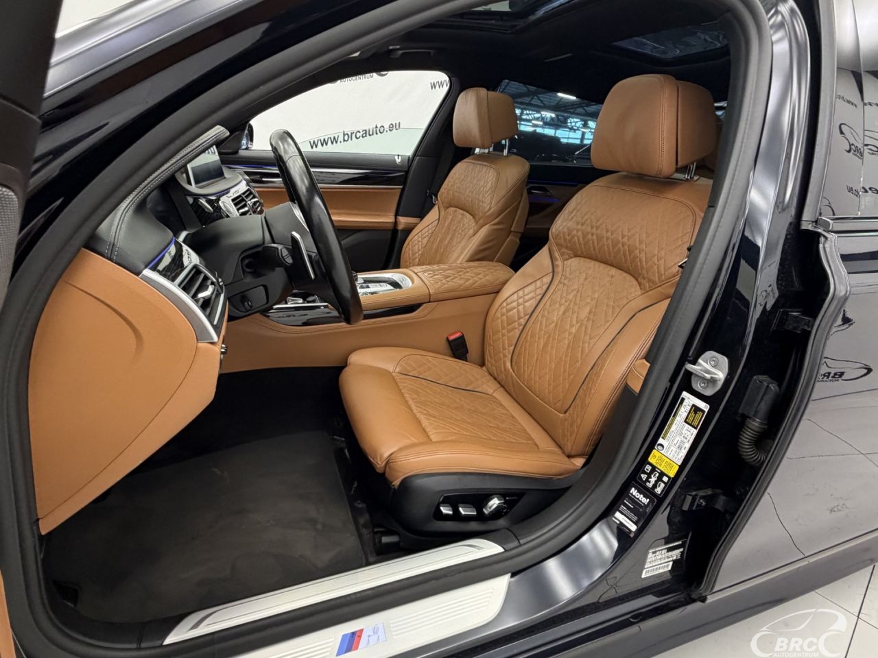 BMW 750 | 29