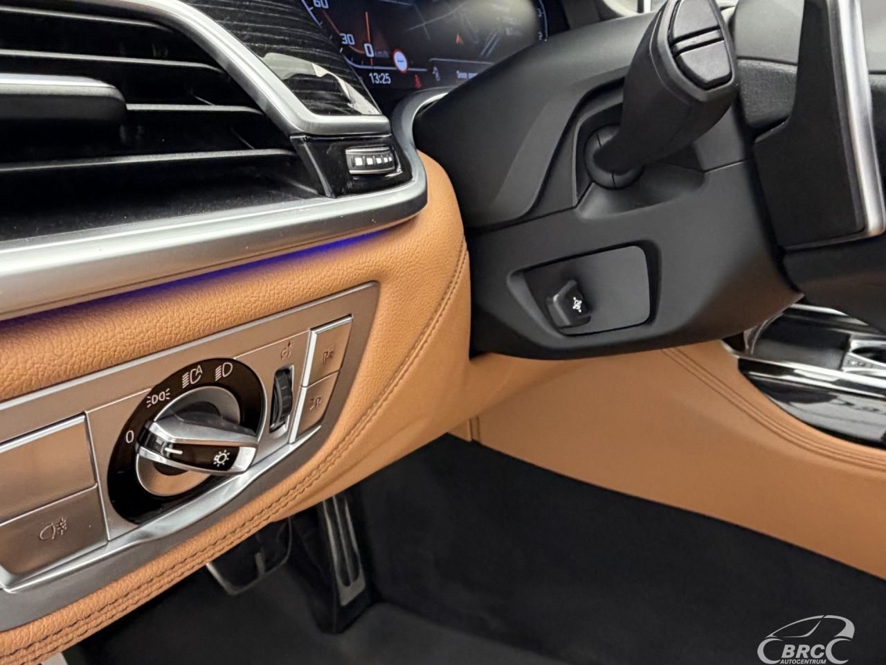BMW 750 | 32