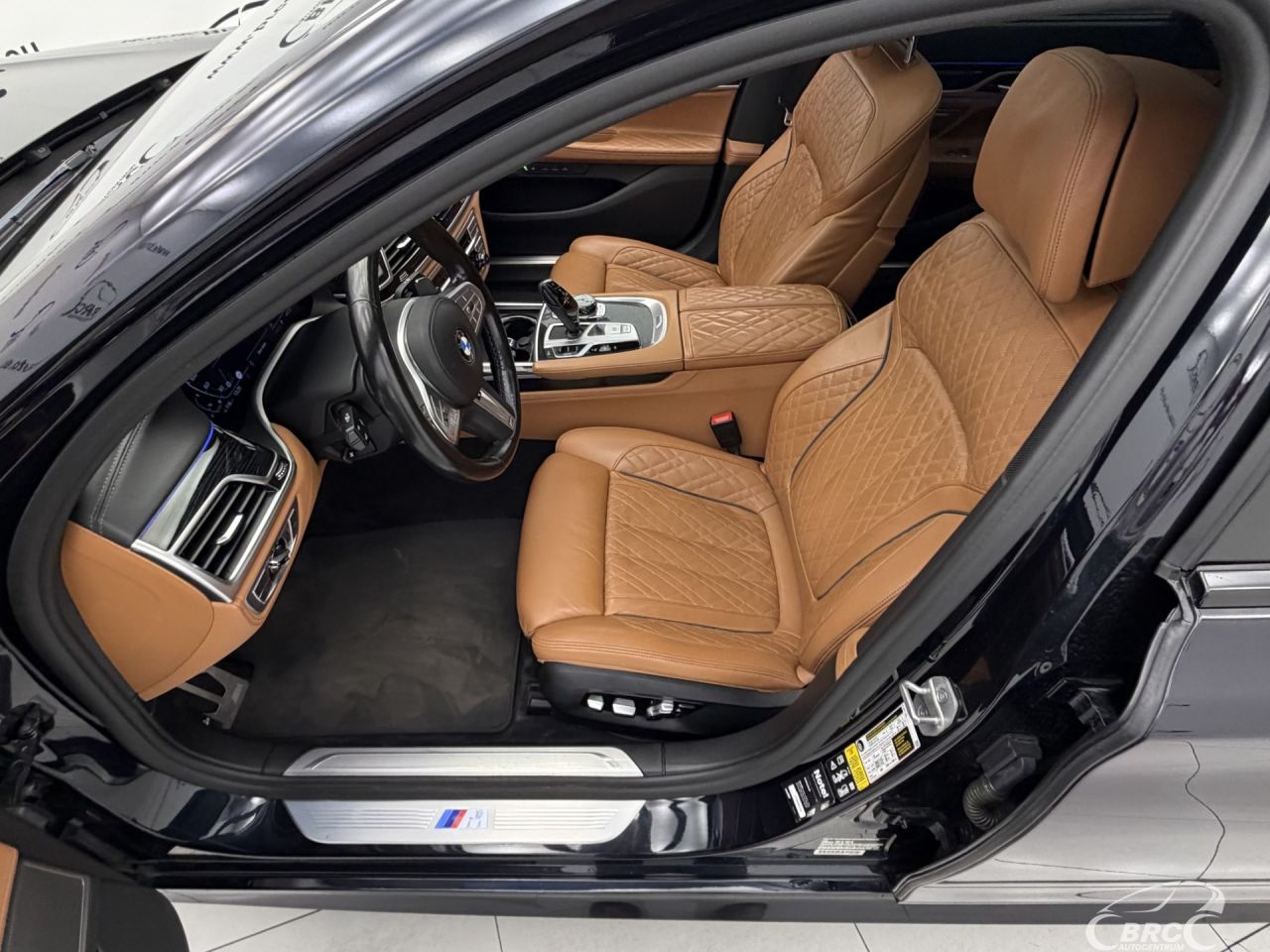 BMW 750 | 27
