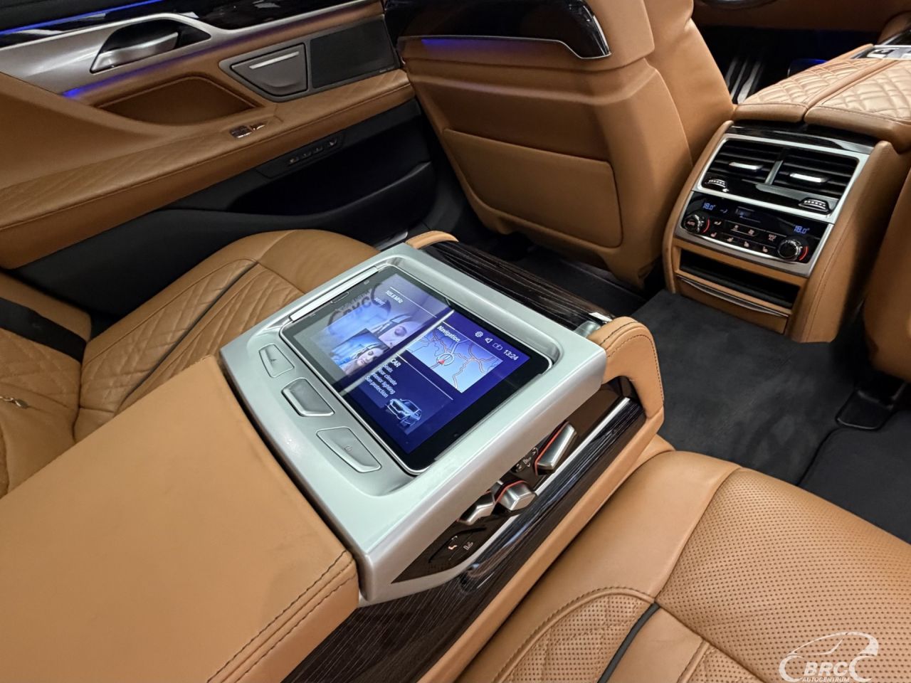 BMW 750 | 18