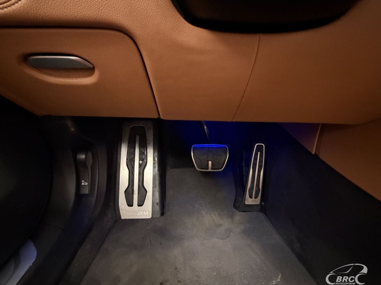 BMW 750 | 40