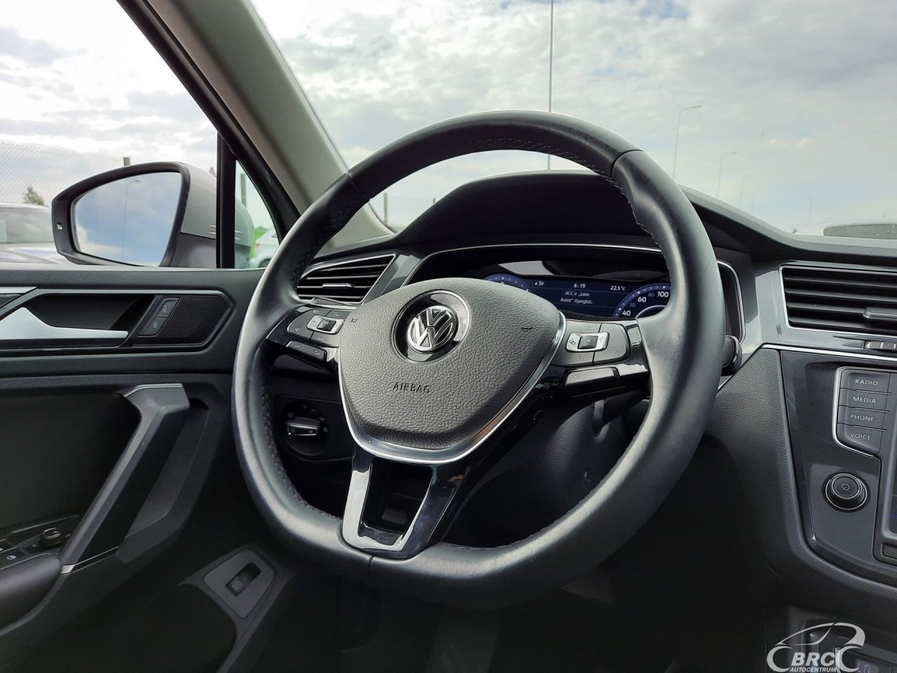 Volkswagen Tiguan | 19