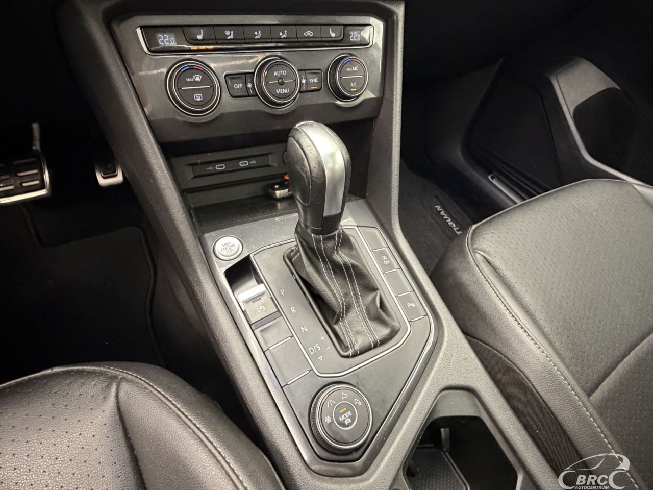 Volkswagen Tiguan | 24