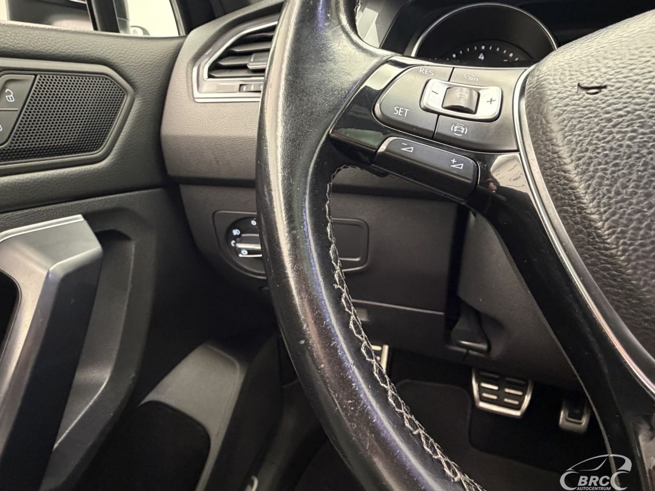 Volkswagen Tiguan | 28