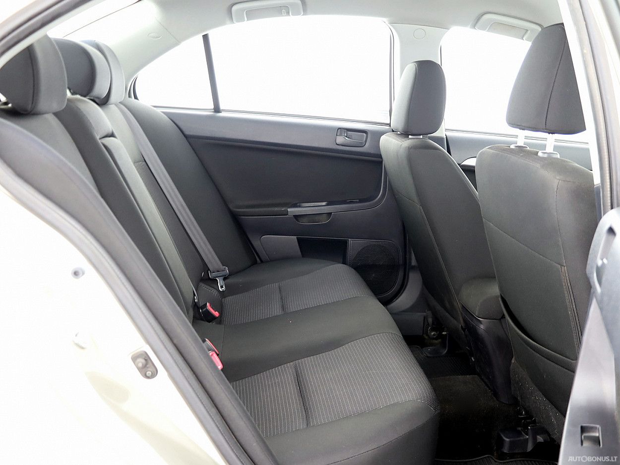 Mitsubishi Lancer | 6