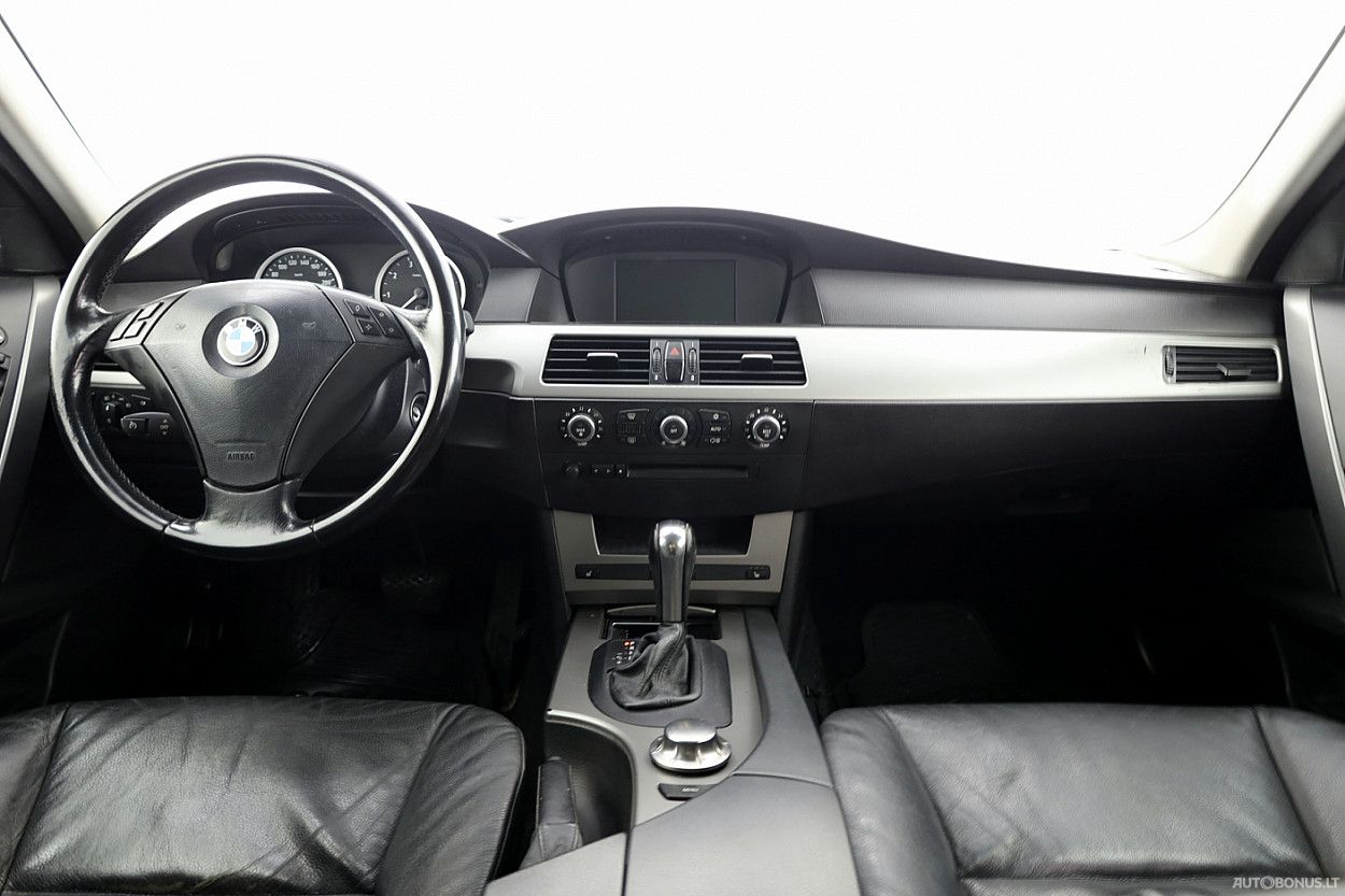 BMW 523 | 4
