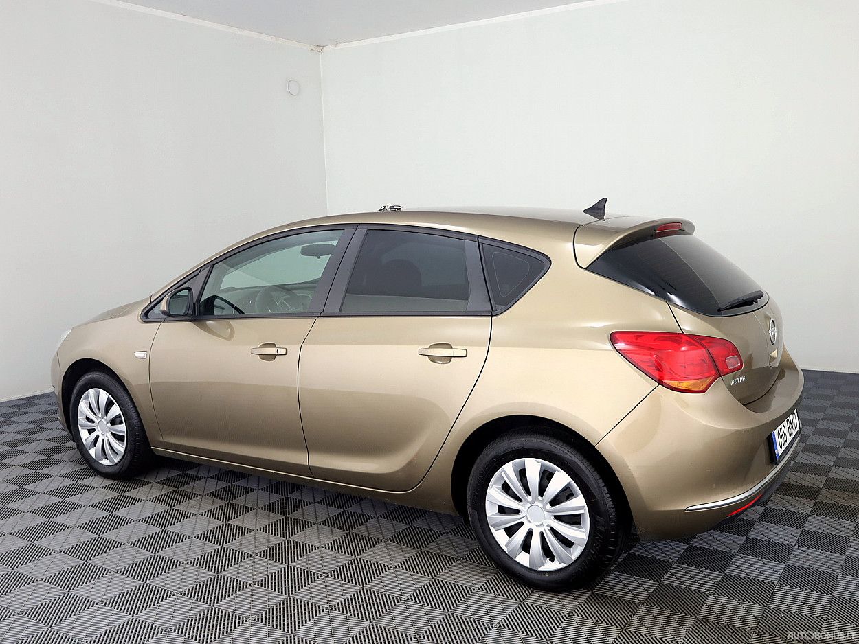 Opel Astra | 3