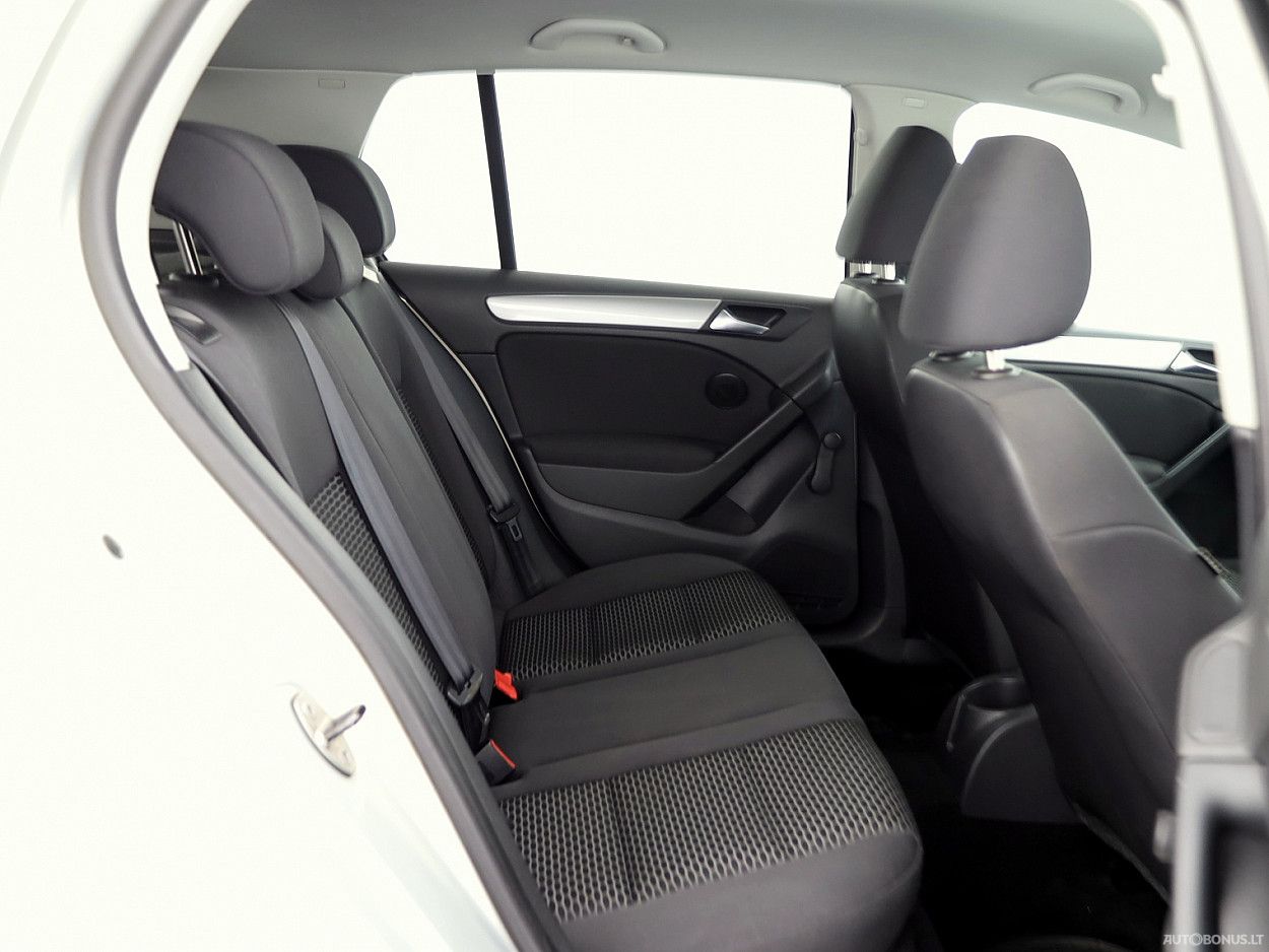 Volkswagen Golf | 6