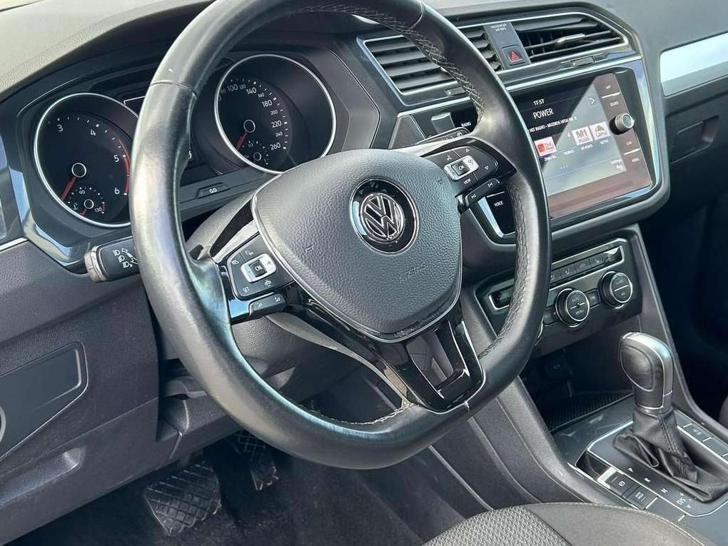 Volkswagen Tiguan | 17