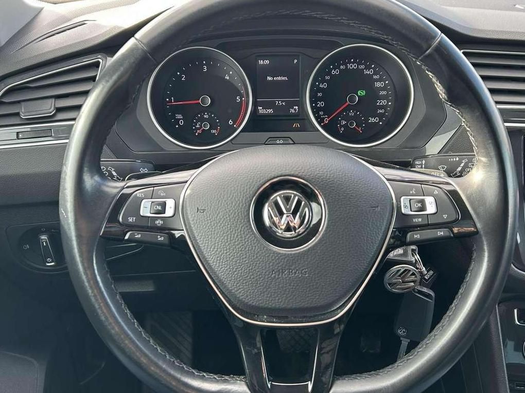 Volkswagen Tiguan | 19
