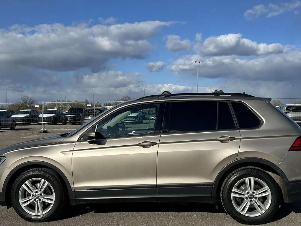 Volkswagen Tiguan | 6
