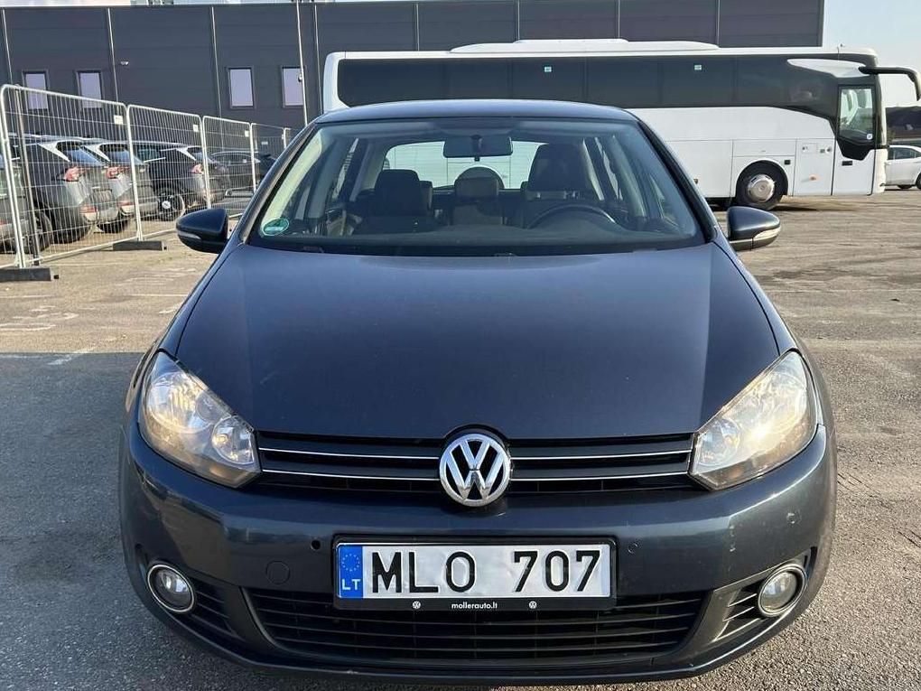 Volkswagen Golf | 2