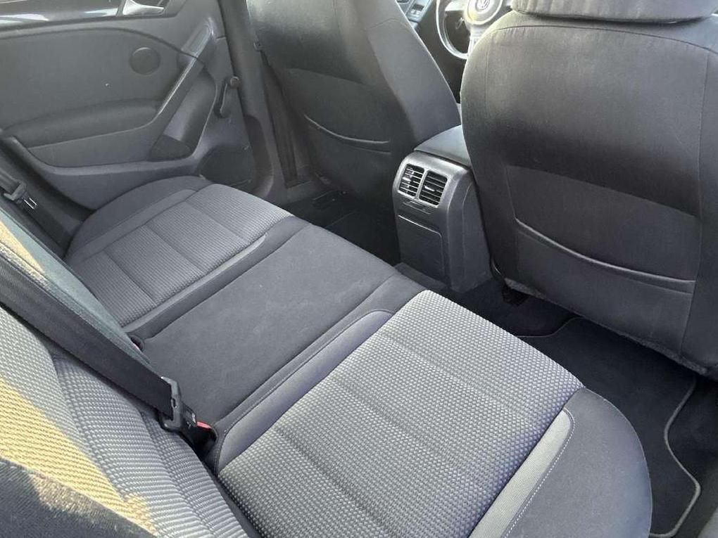 Volkswagen Golf | 27