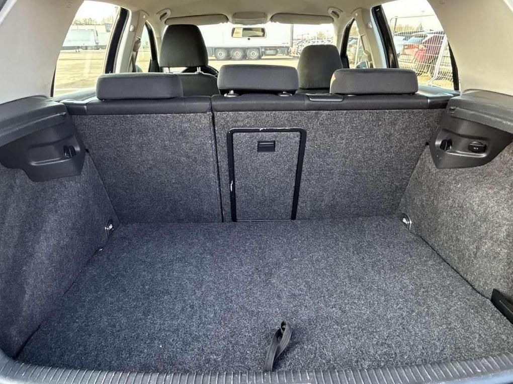 Volkswagen Golf | 30