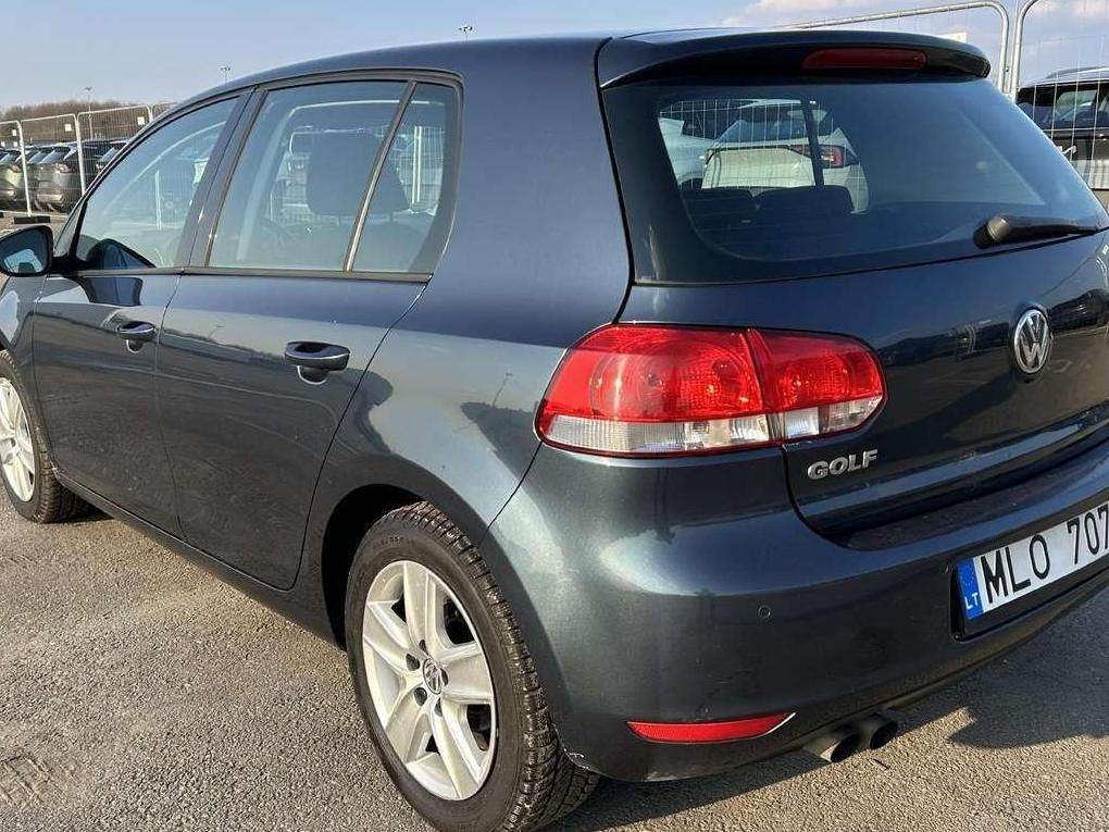 Volkswagen Golf | 10