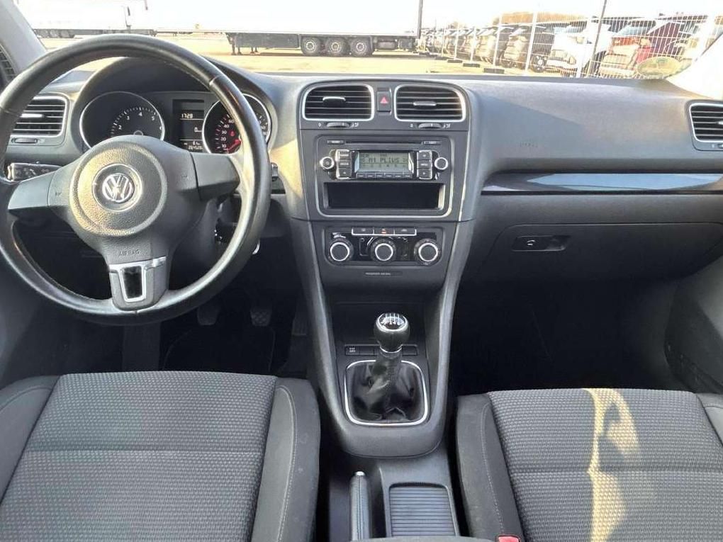 Volkswagen Golf | 16