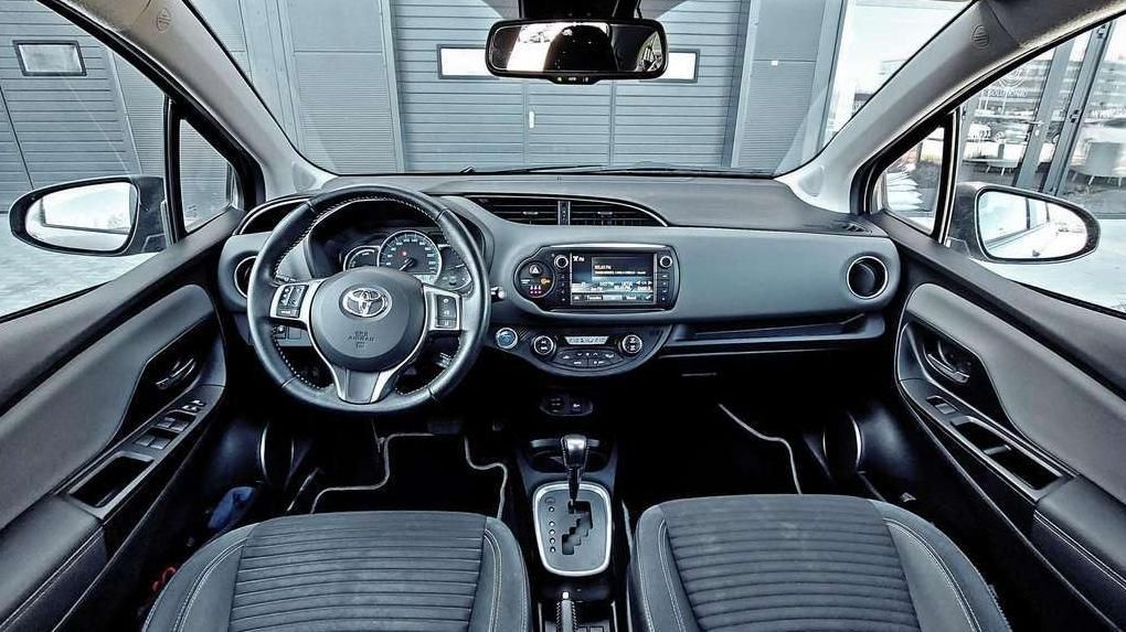 Toyota Yaris | 12