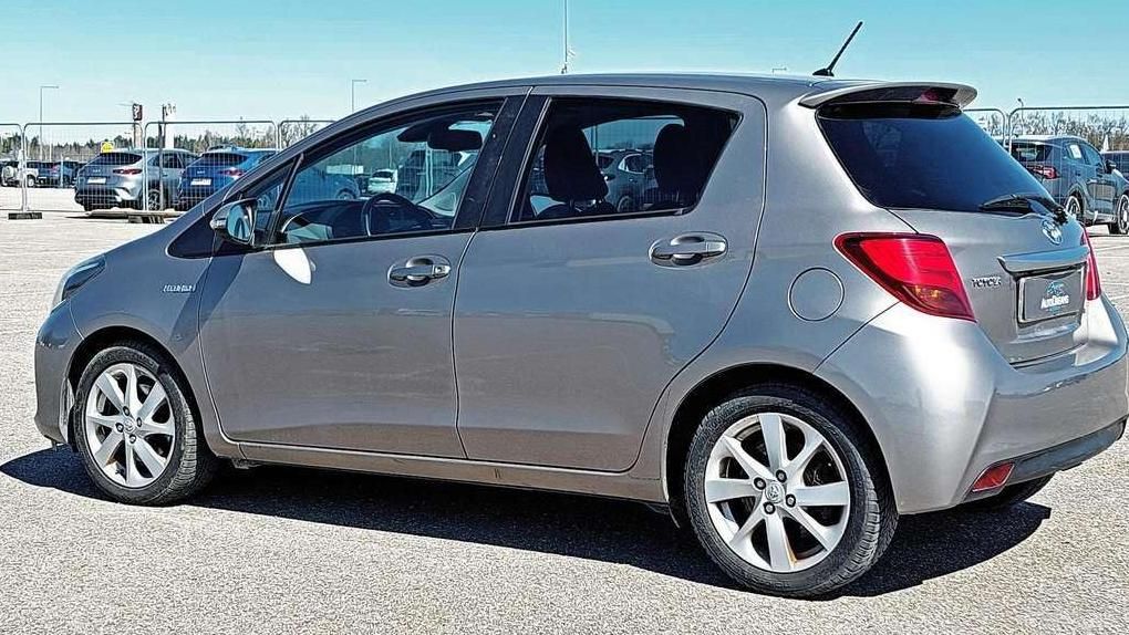 Toyota Yaris | 7