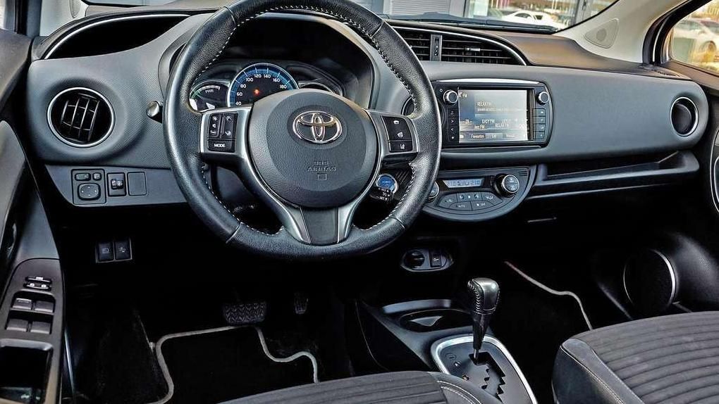 Toyota Yaris | 14