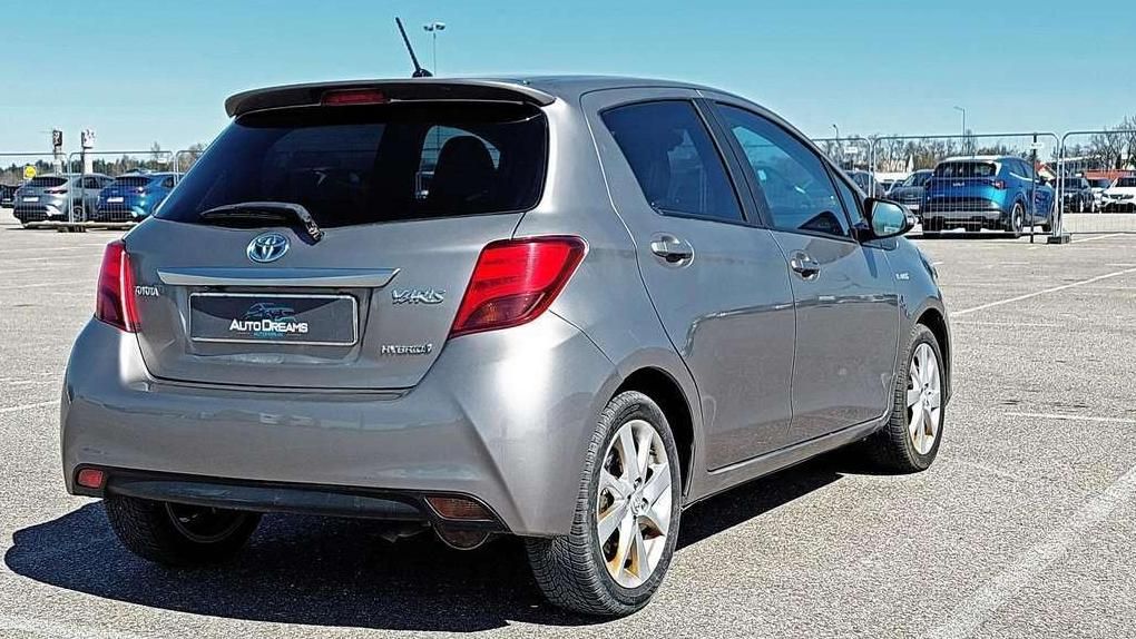 Toyota Yaris | 6