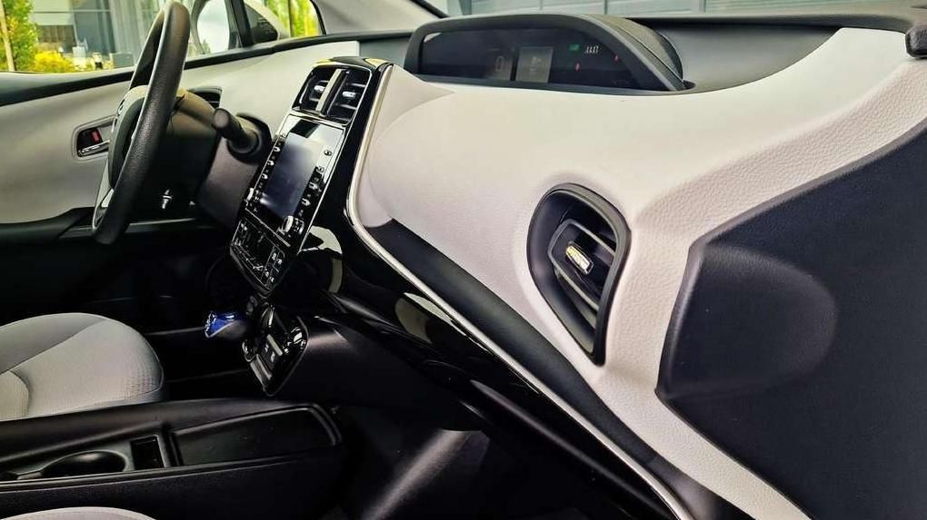 Toyota Prius | 24