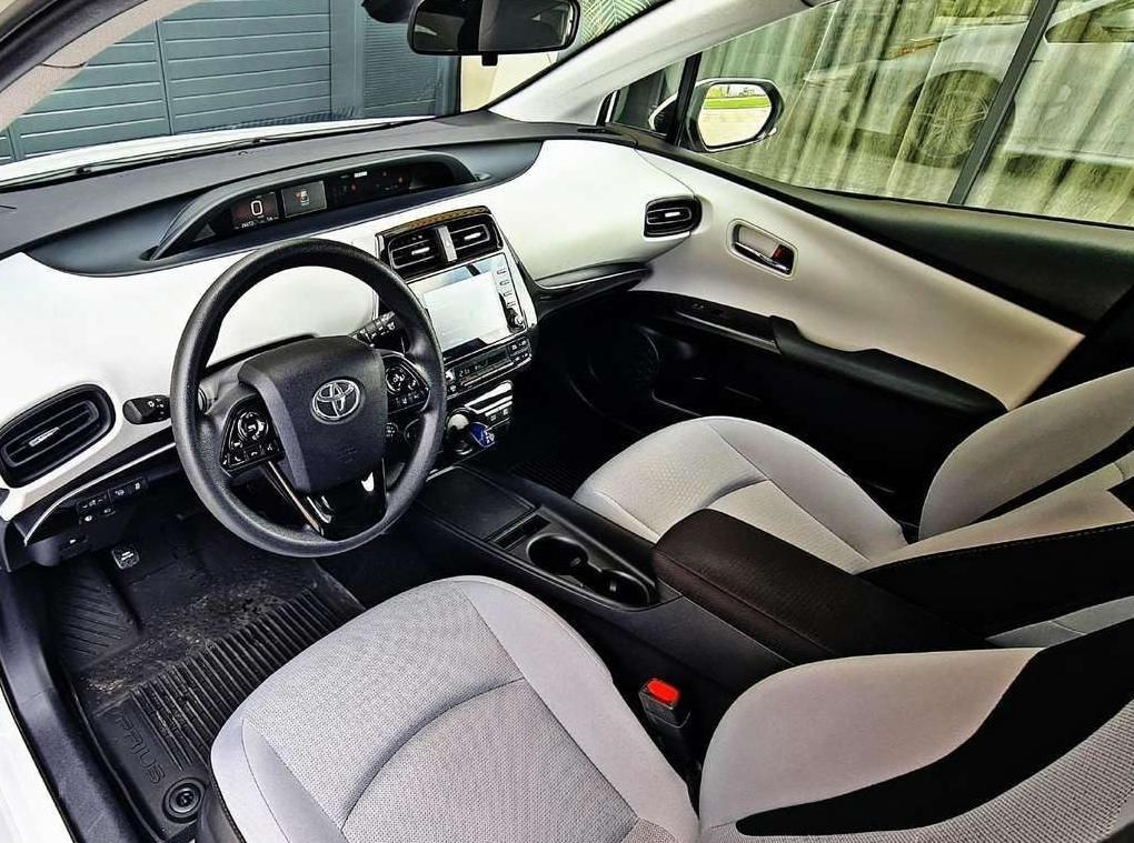 Toyota Prius | 13