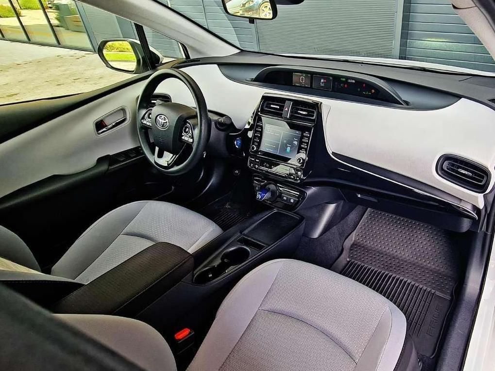 Toyota Prius | 14
