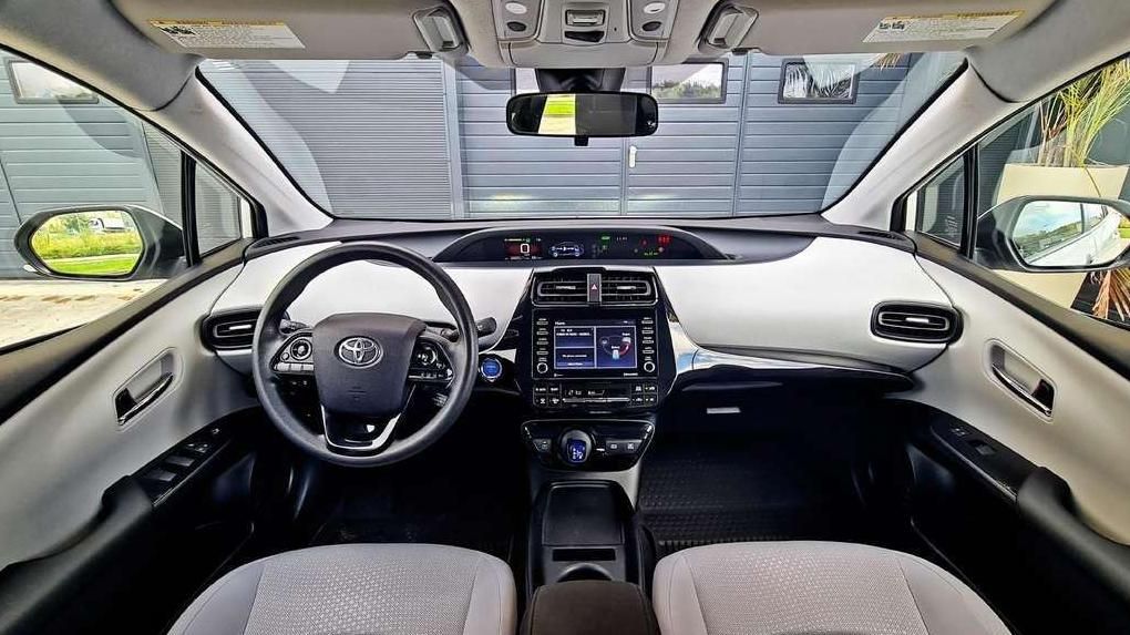 Toyota Prius | 15