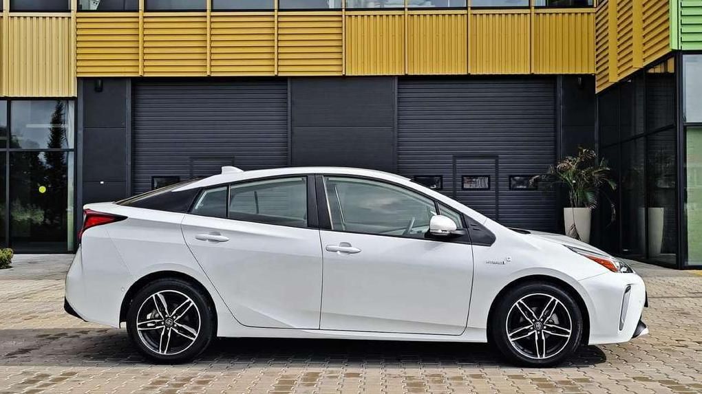 Toyota Prius | 8